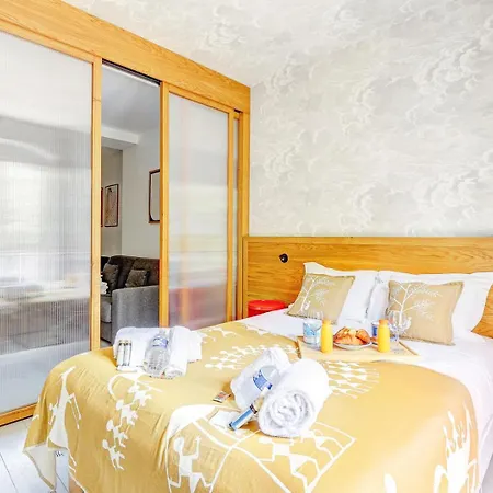 Bluestay 278 - A Paris